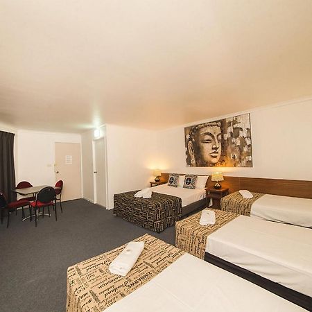 Hampton Villa Motel Рокхемптън Екстериор снимка