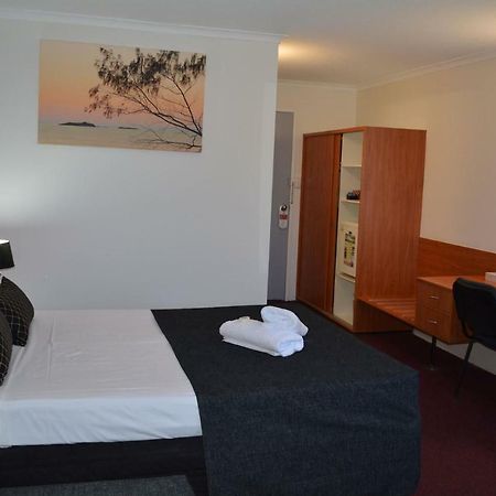 Hampton Villa Motel Рокхемптън Екстериор снимка