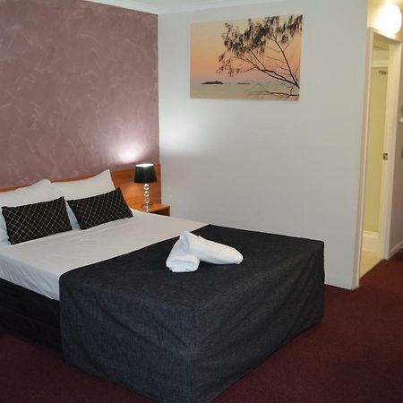 Hampton Villa Motel Рокхемптън Екстериор снимка