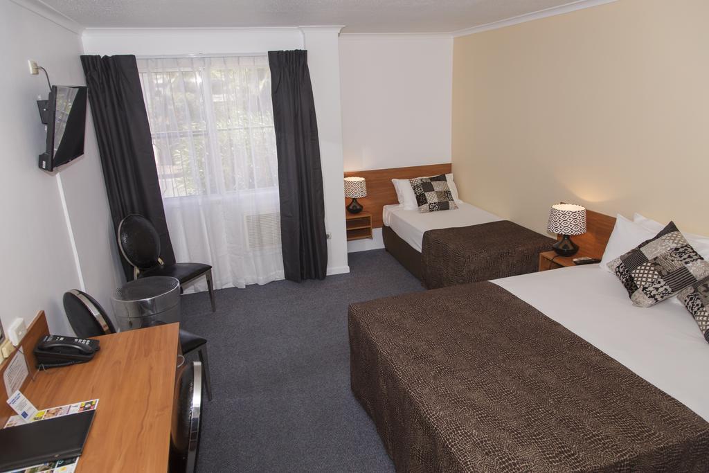 Hampton Villa Motel Рокхемптън Екстериор снимка