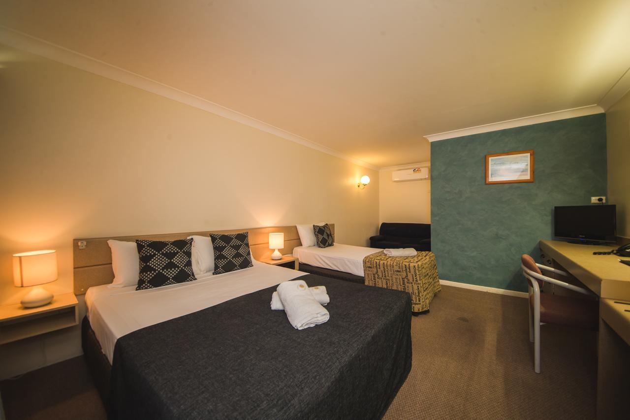 Hampton Villa Motel Рокхемптън Екстериор снимка