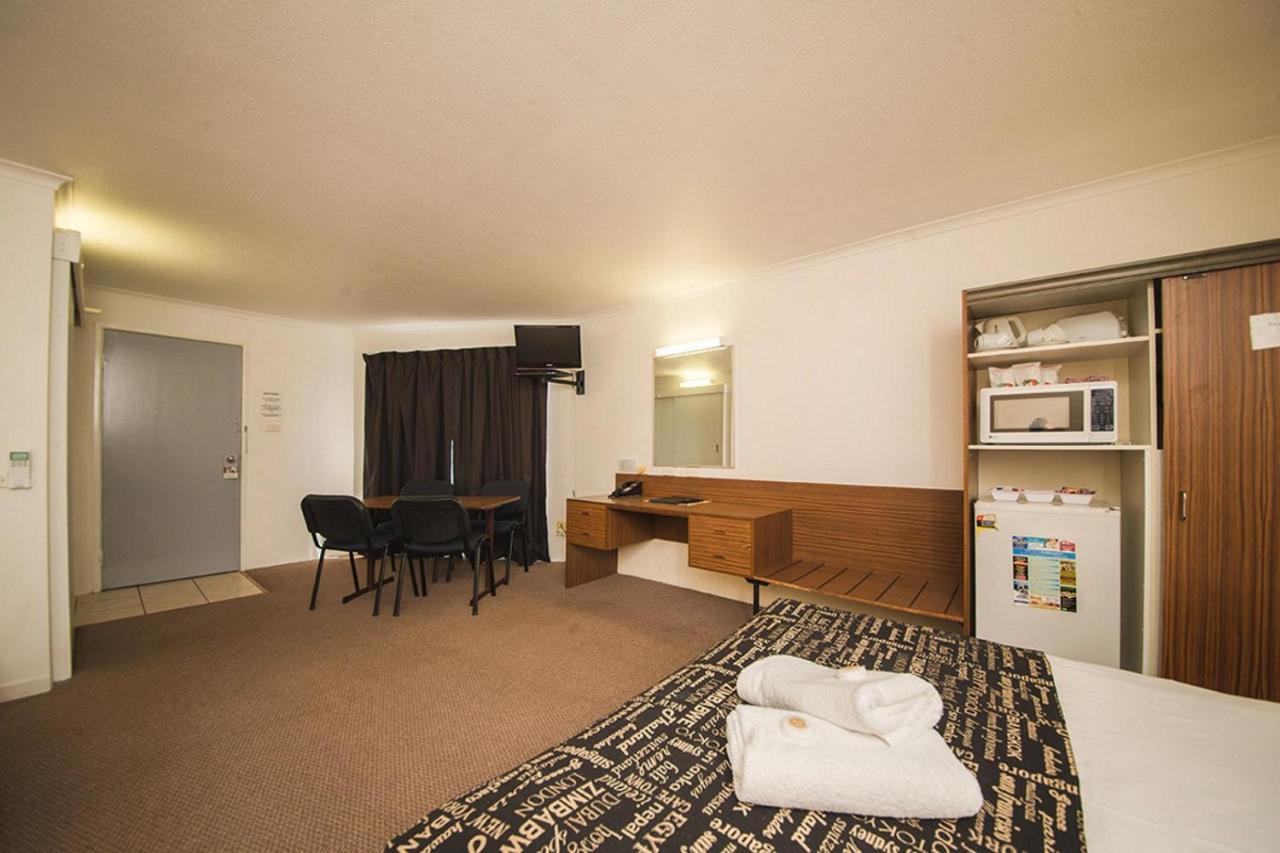 Hampton Villa Motel Рокхемптън Екстериор снимка