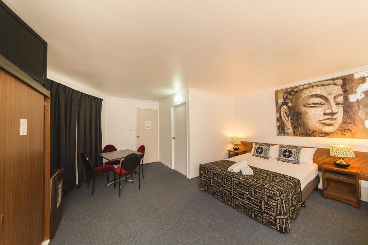 Hampton Villa Motel Рокхемптън Екстериор снимка