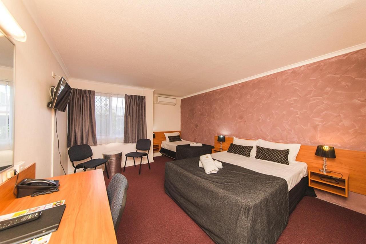 Hampton Villa Motel Рокхемптън Екстериор снимка